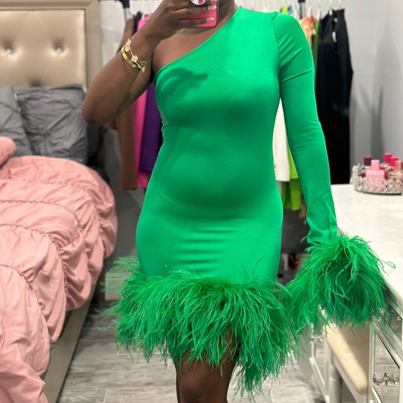 Green One Sleeve Custom Ostrich Feathers Bodycon Mini Dress - Picture 11 of 15